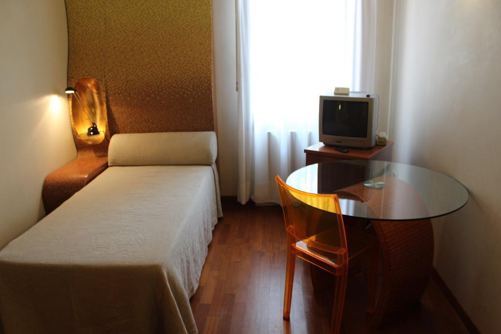 Domus Orsoni Bed & Breakfast เวนิส ภายนอก รูปภาพ